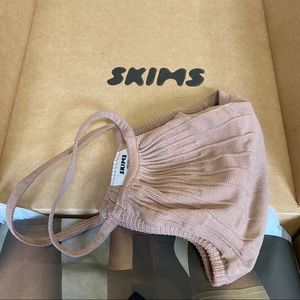 NWT SKIMS Mask - Sienna color